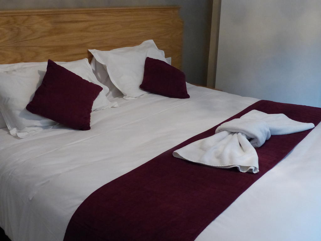 The Sun Inn Englefield Green Zimmer foto